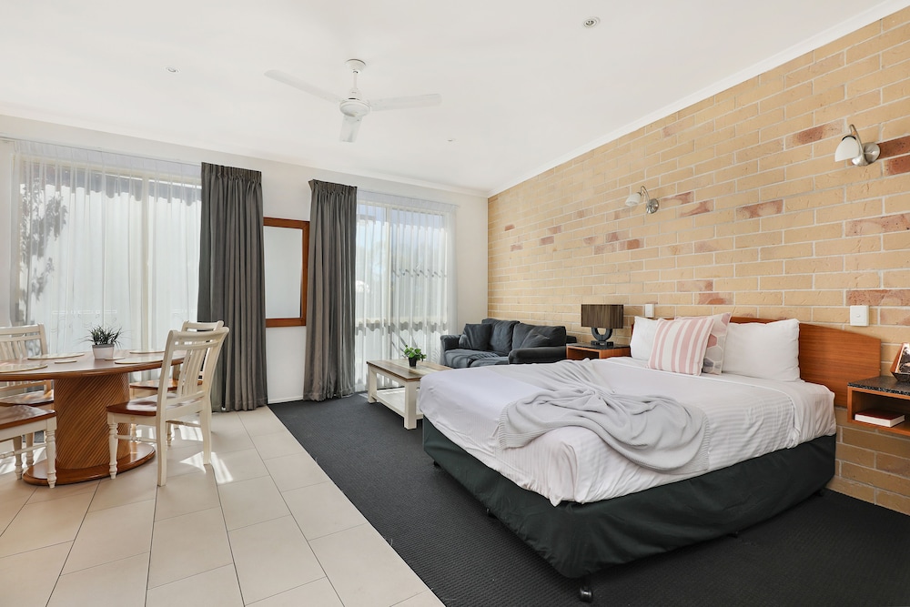 Caboolture Riverlakes Motel 12/66