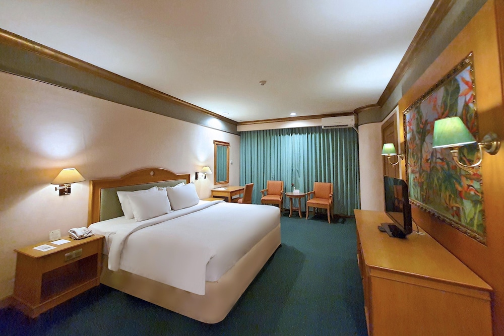 TUNJUNGAN HOTEL 32/73