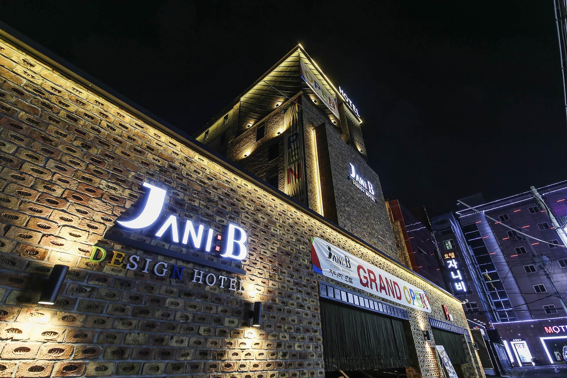 Jani B Hotel 7/56