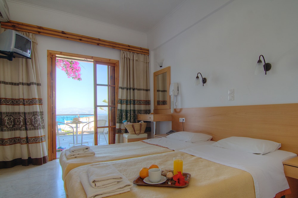 Adonis Hotel 13/52