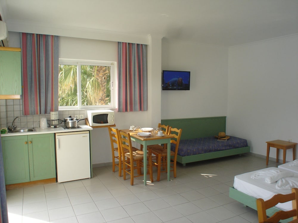 Andromeda Hotel Apartments 43/64