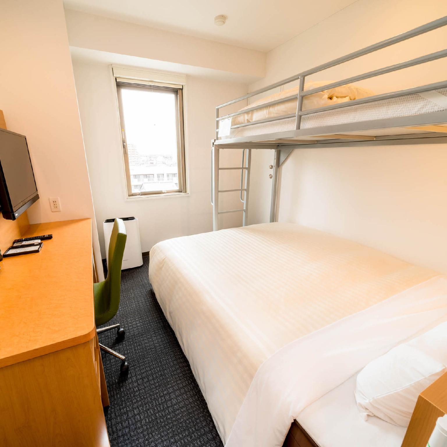 Standard, Twin Beds