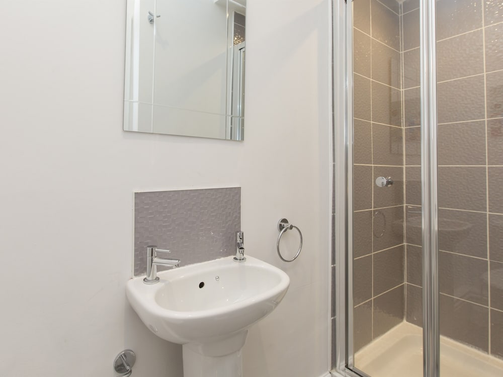 Townhouse Plus @ 40 West St 39/50
