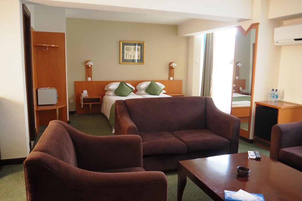 Blue Nile Resort 25/50