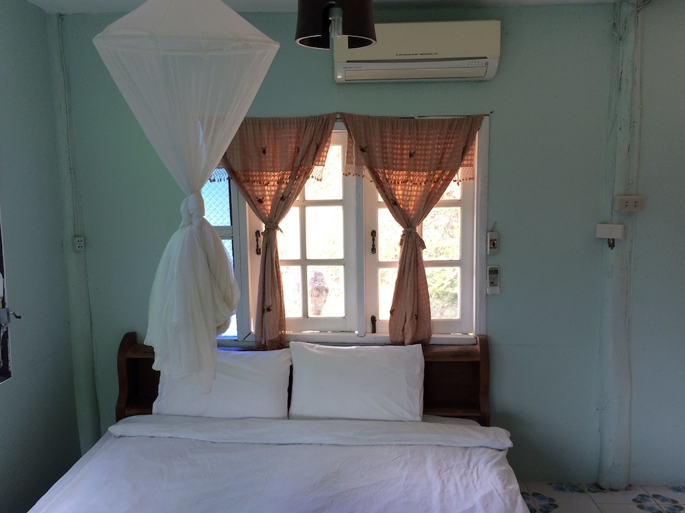 Chang Pai Hill - Adults Only 18/50