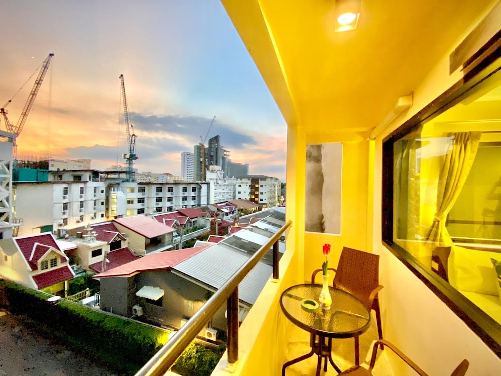 Newstar Hotel 28/36