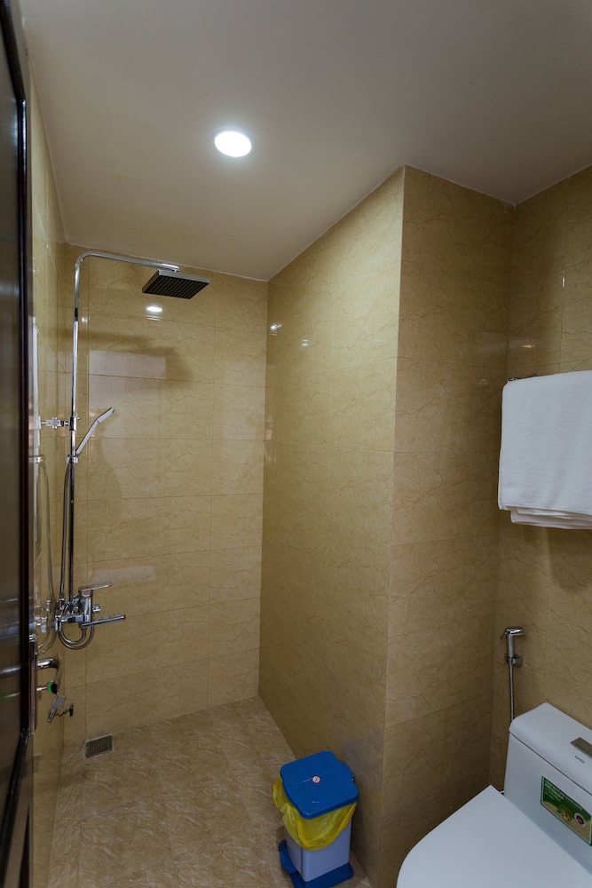 Manchester Hotel & Apartment 35/41