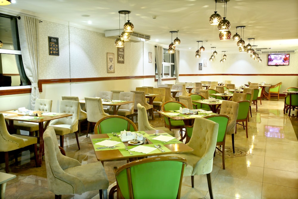 restaurant-cafeteria