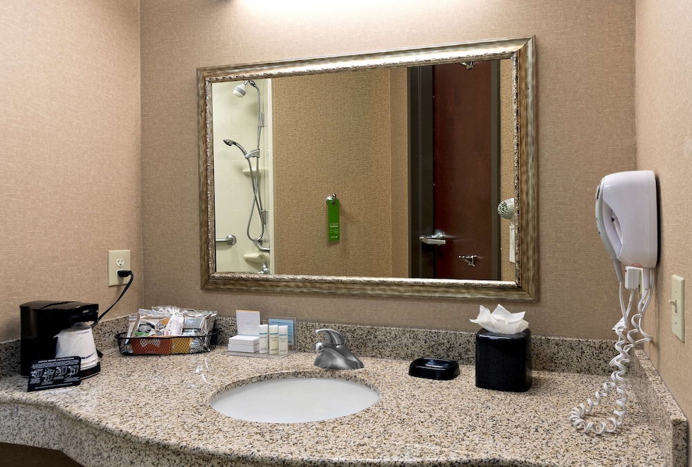 Hampton Inn Statesville 57/72