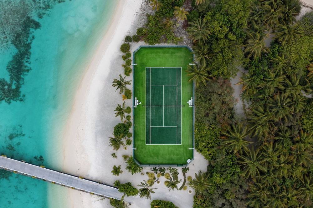 Ozen Life Maadhoo Resort 2/63