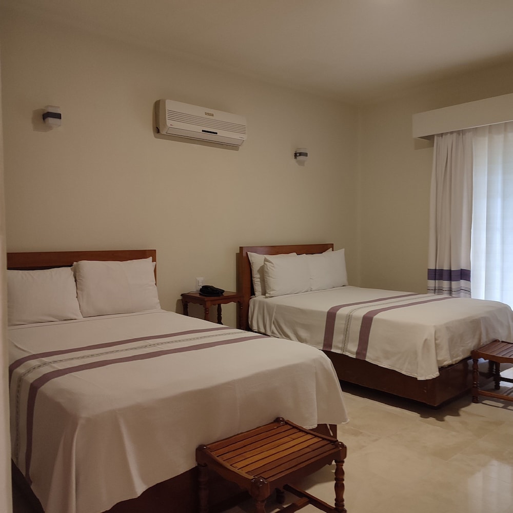 Hotel Marques del Valle 13/50