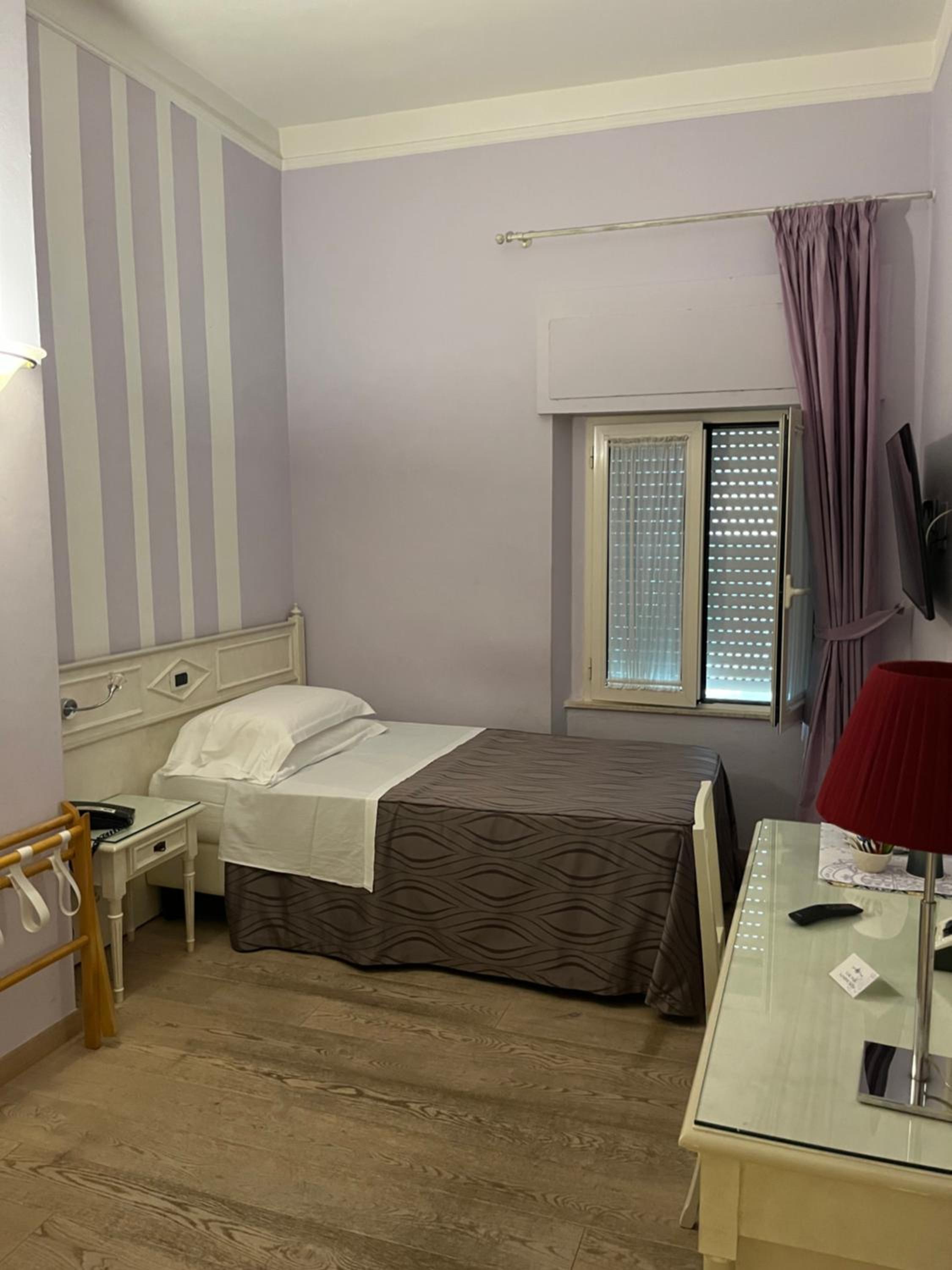 غرفة مفردة بإطلالة على الحديقة، Hotel London 3/8