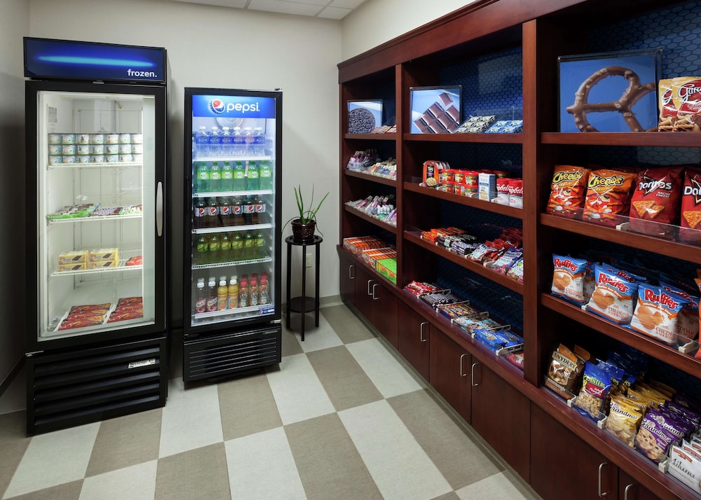 Hampton Inn & Suites Westford - Chelmsford 42/48