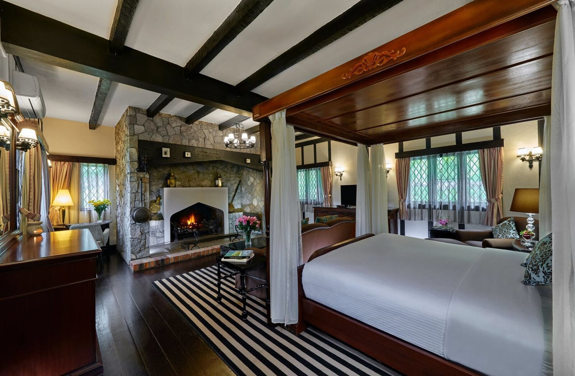 1 Bedroom, Premium, Suite, King Bed, Hill View