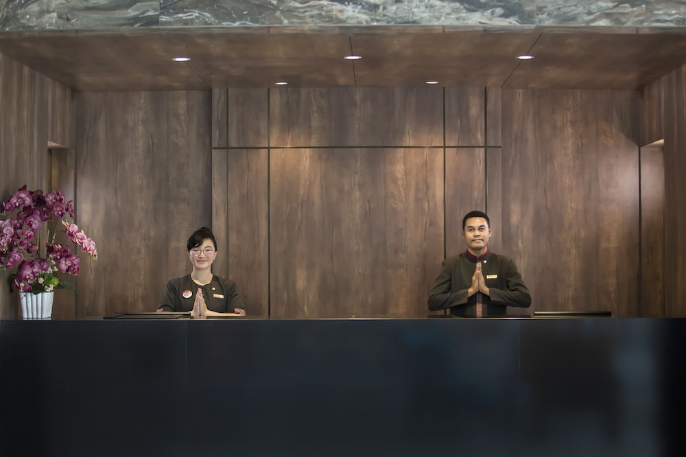 Swiss-Belhotel Cendrawasih Biak 8/60