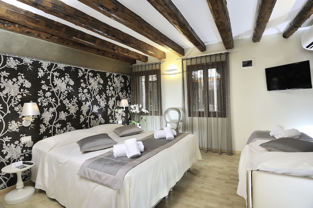 ROOM, TRIPLE, ANNEX