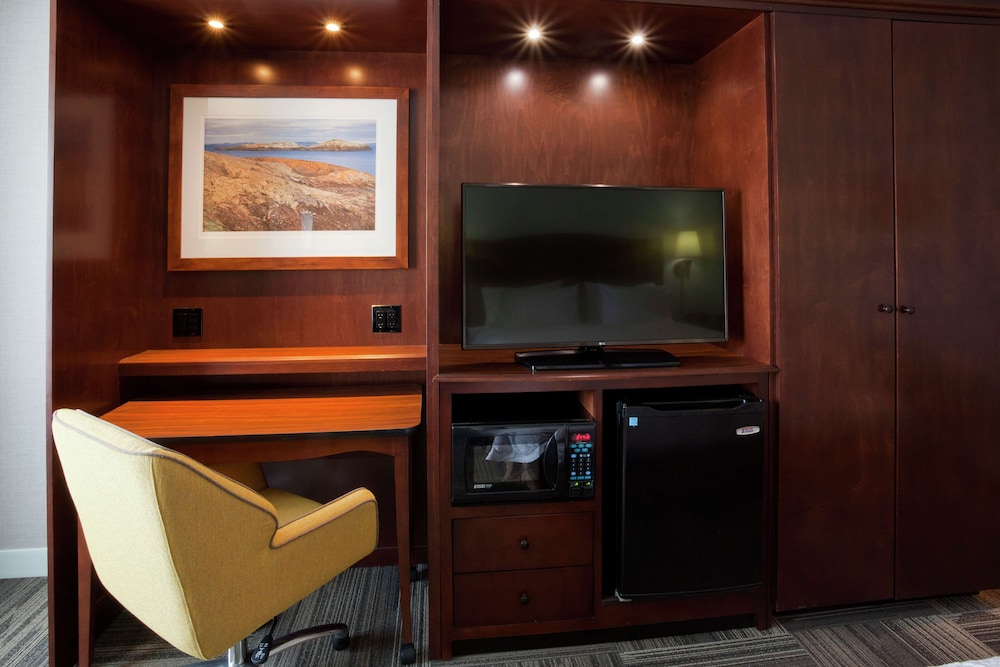 Hampton Inn Duluth Canal Park 63/77