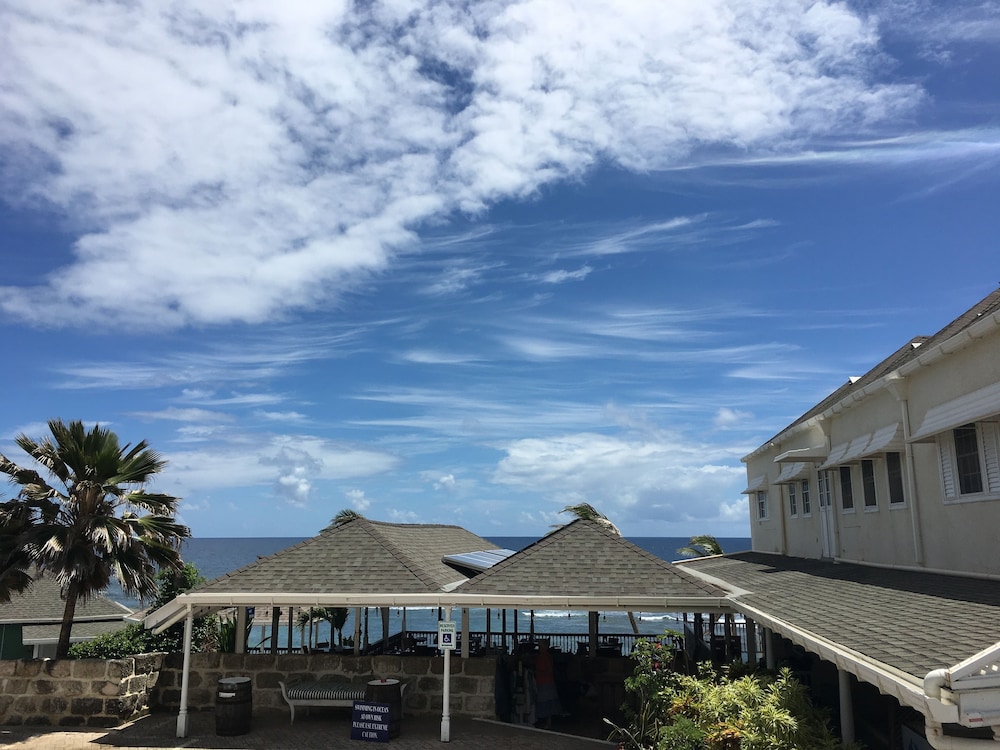 The Atlantis Historic Inn 66/71