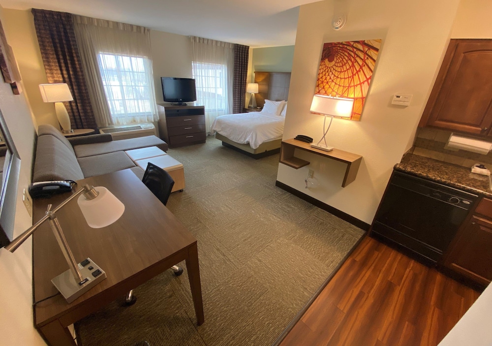 جناح استوديو بسرير كوين بإطلالة على النهر بمطبخ، Staybridge Suites Great Falls 3/3