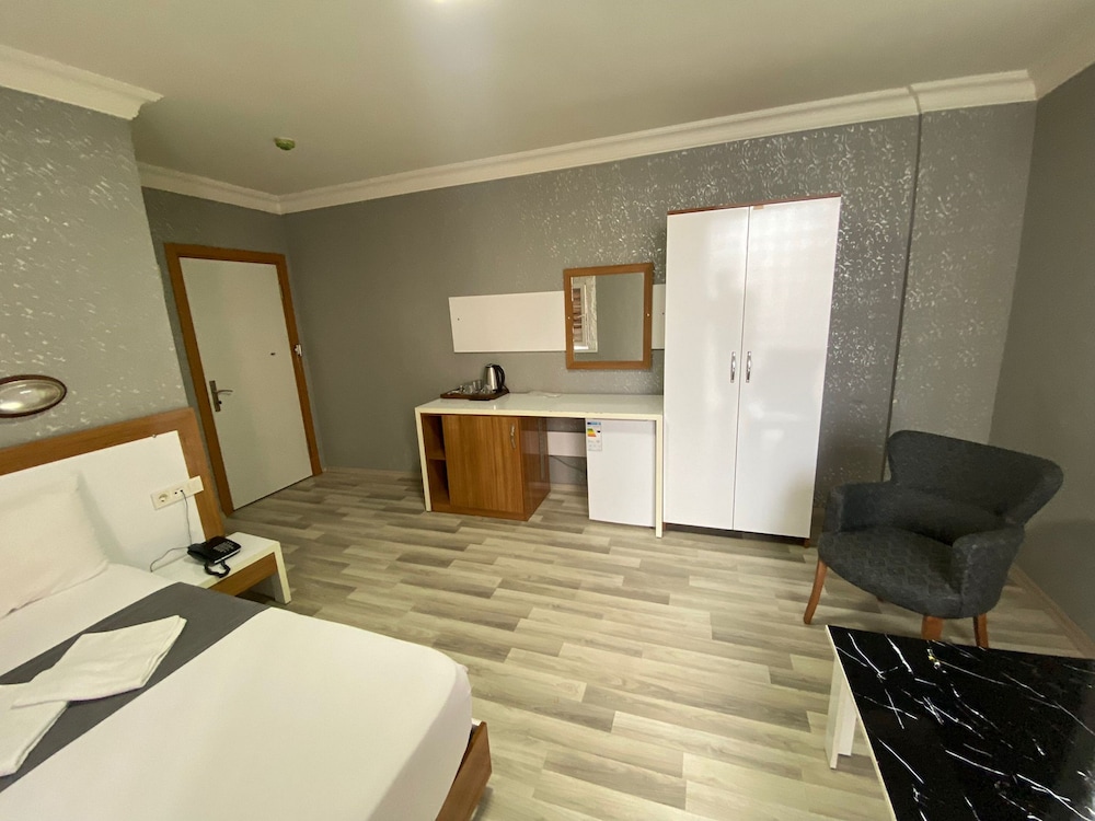 Airport Best Hotel 27/27