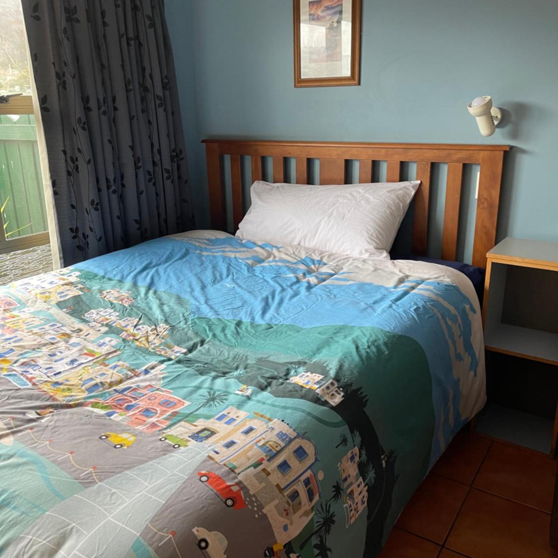 The Bug Backpackers Hostel 15/50
