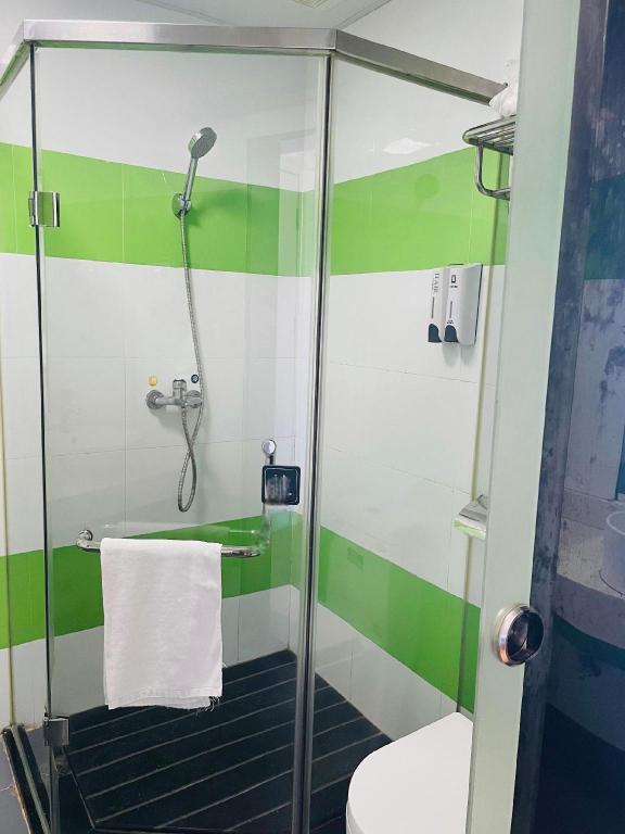 7 Days Inn (Zhuhai Haiquanwan Pingsha) 54/55