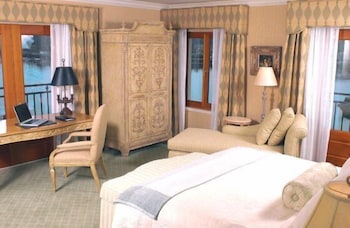 Delamar Greenwich Harbor 25/58