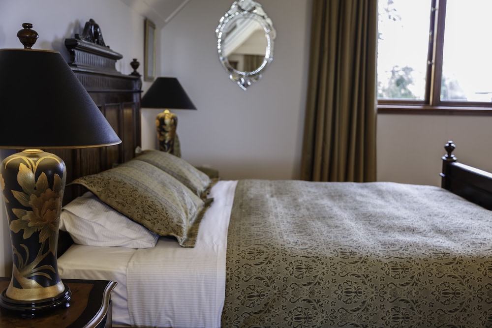 LAKE KARAPIRO LODGE 13/50