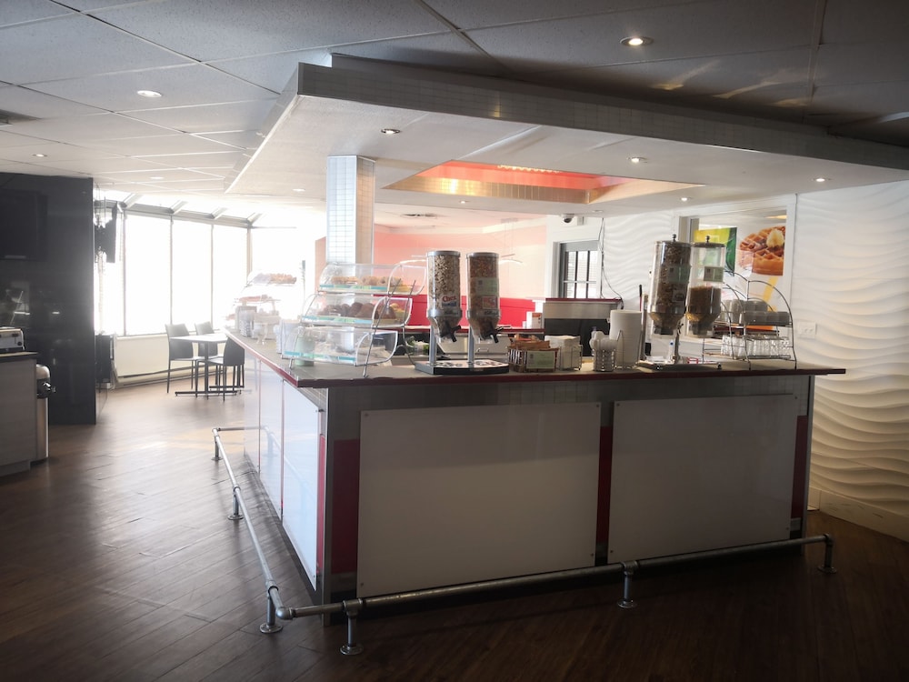 Quality Inn & Suites Hawkesbury 6/50