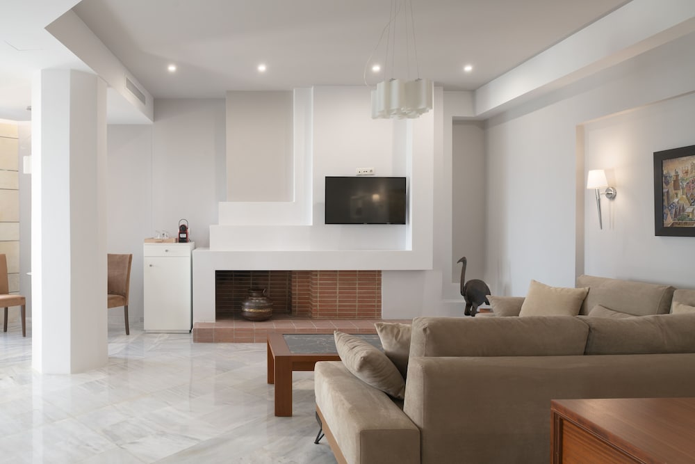 Macaris Suites And Spa 32/66