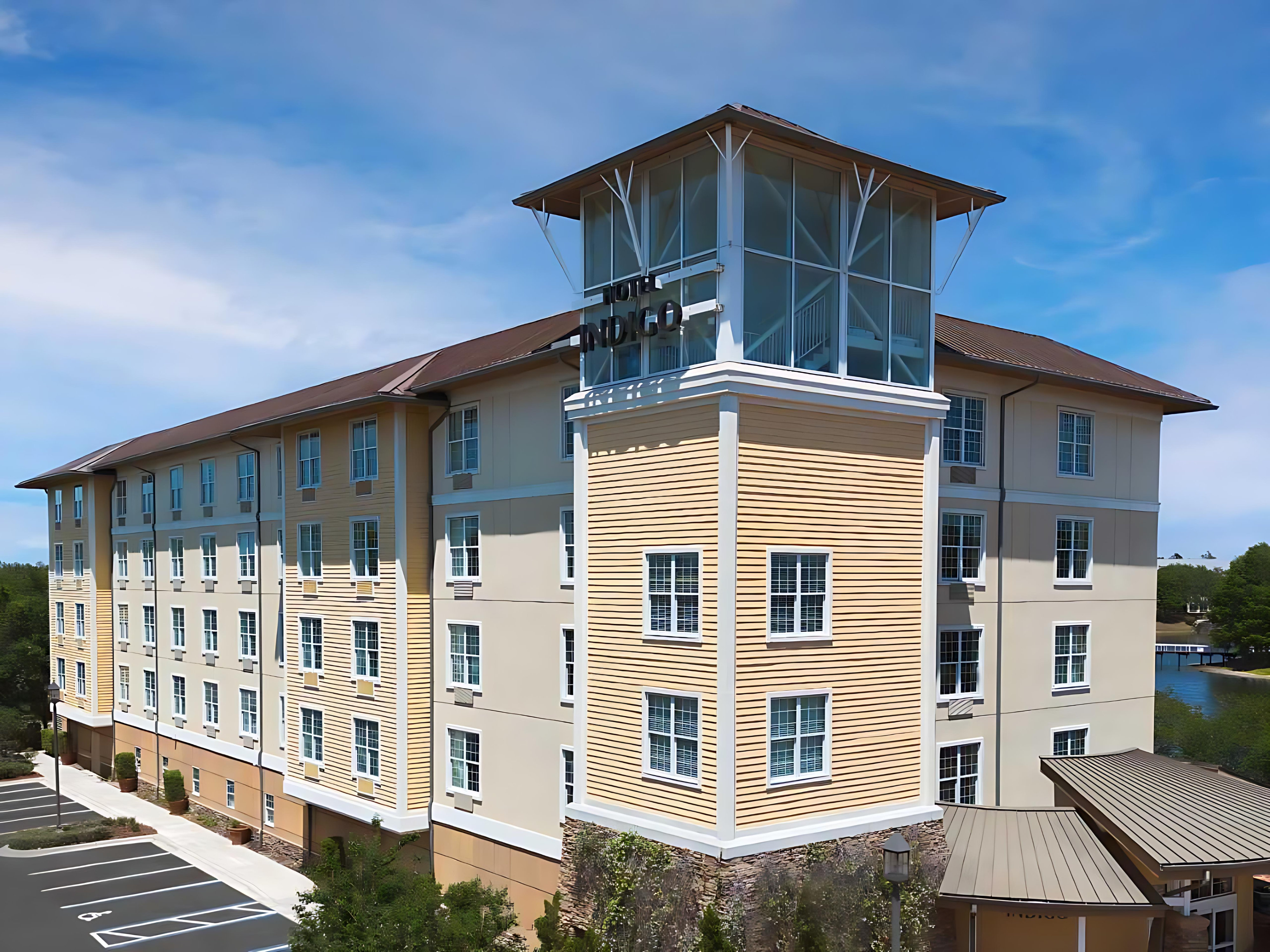 Hotel Indigo Jacksonville Deerwood Park 7/77
