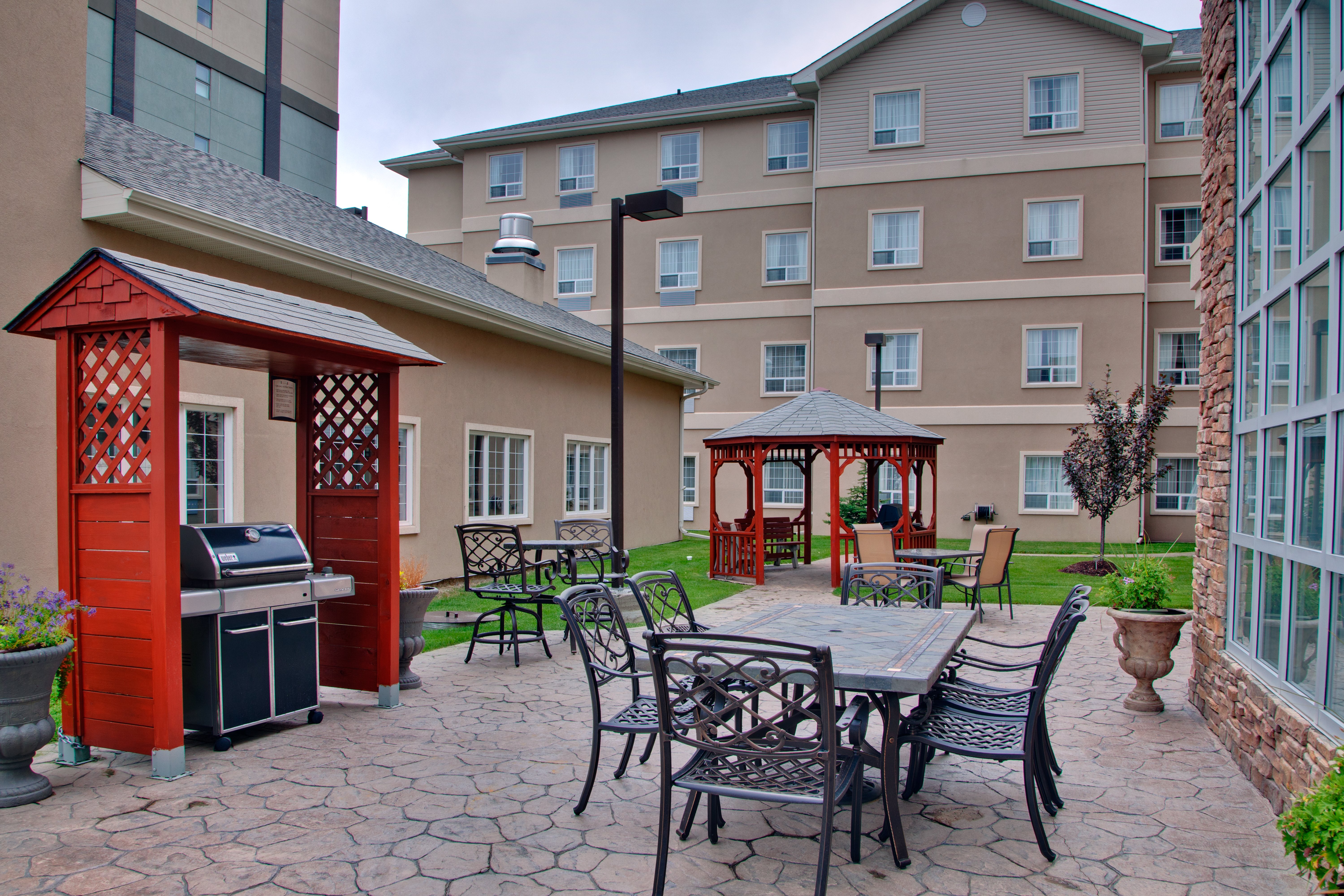 Staybridge Suites Hotel Calgary Airport 66/74