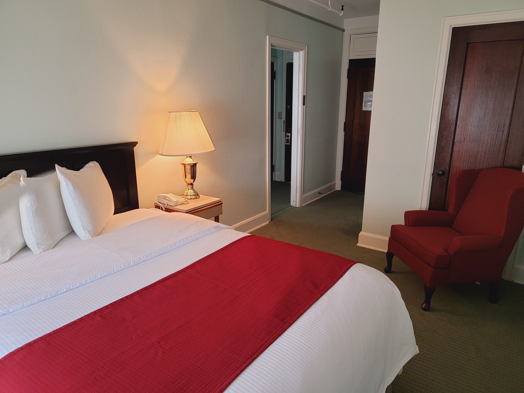 Room, Queen Bed, Sofa