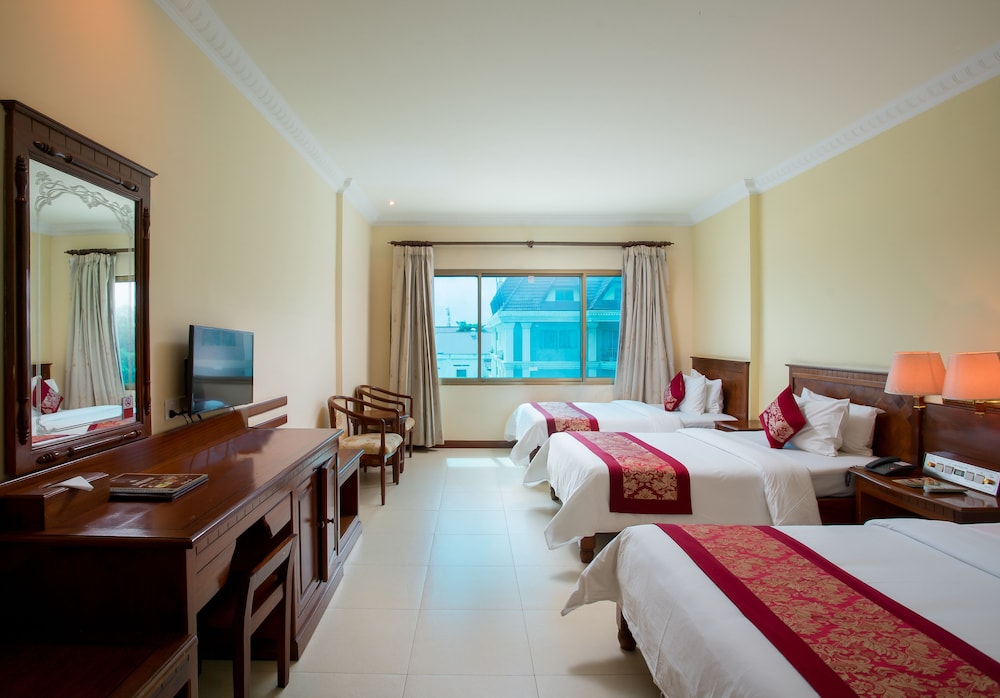 Angkor Holiday Hotel 9/58