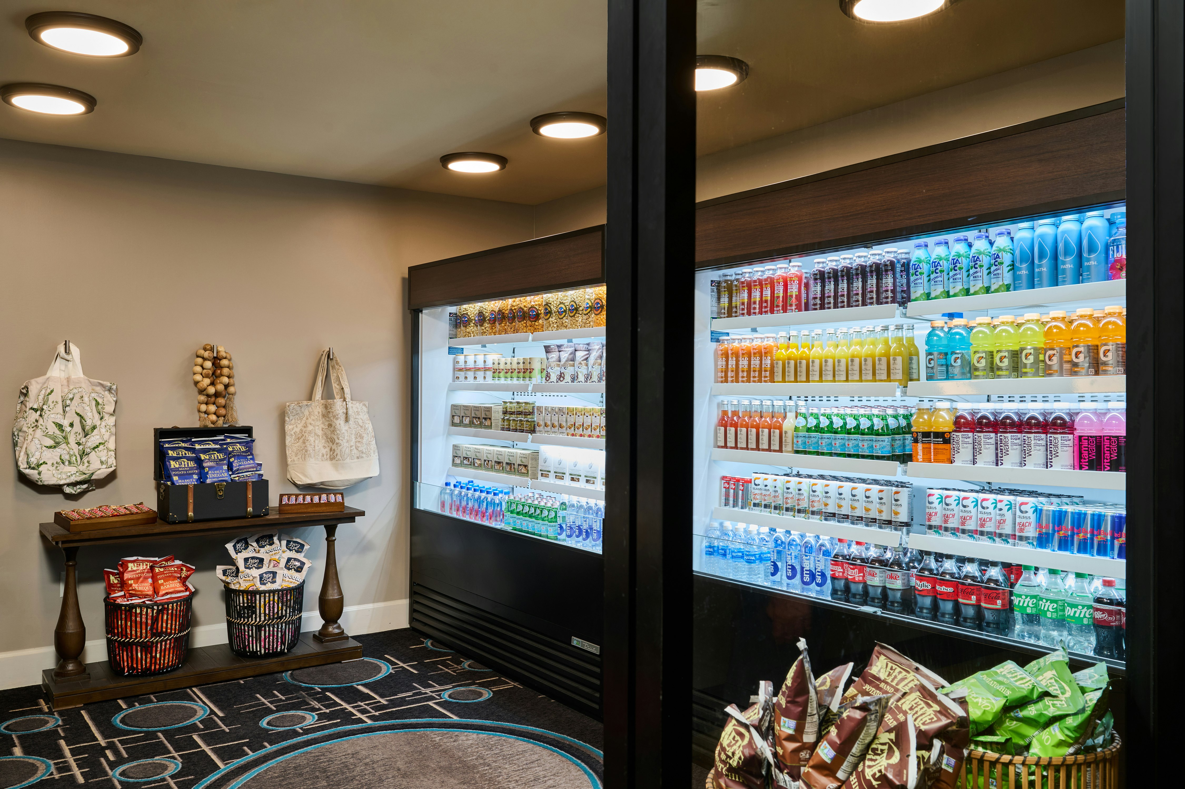 Juniper Hotel Cupertino, Curio Collection By Hilton 1/19