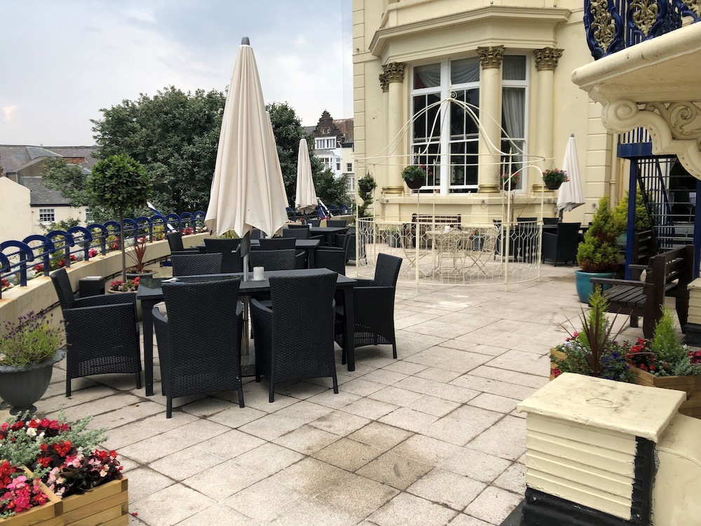 Royal Hotel Scarborough 59/74
