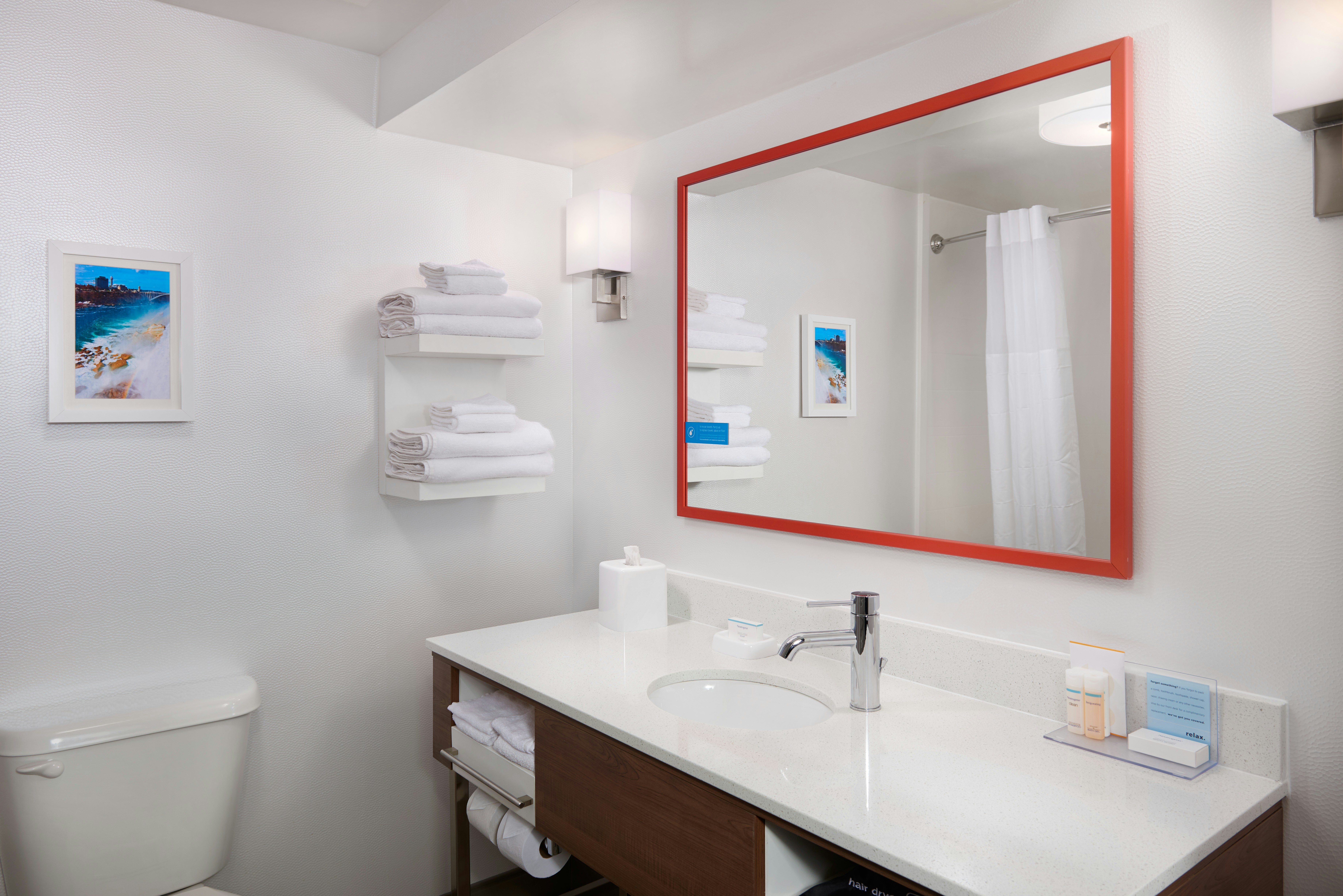 غرفة بسريرين كوين لذوي الإعاقة، Hampton Inn Niagara Falls 2/3