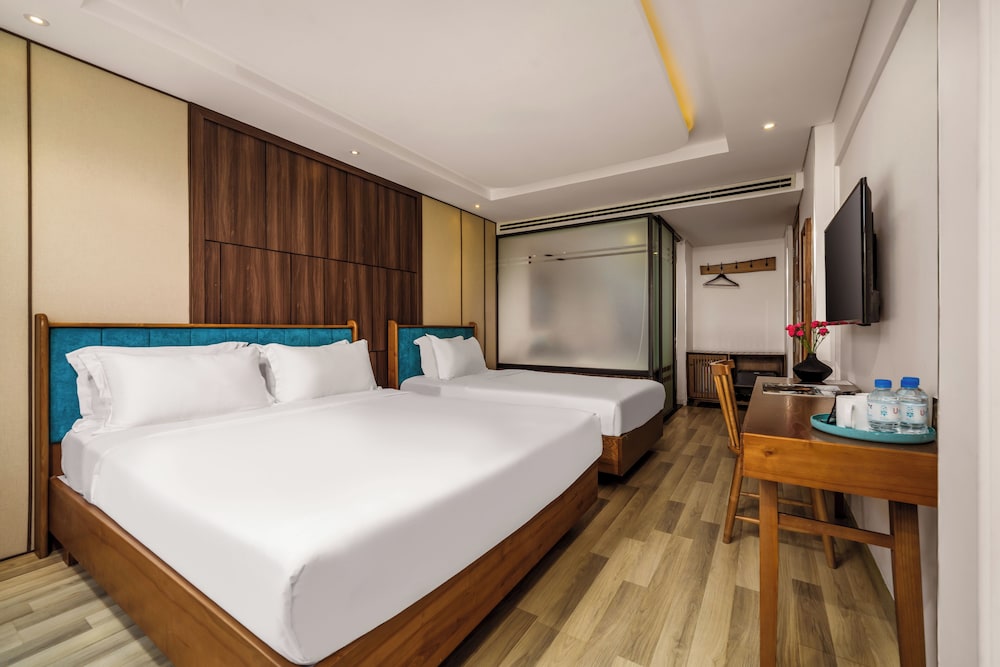 Brilliant Majestic Hotel 40/50