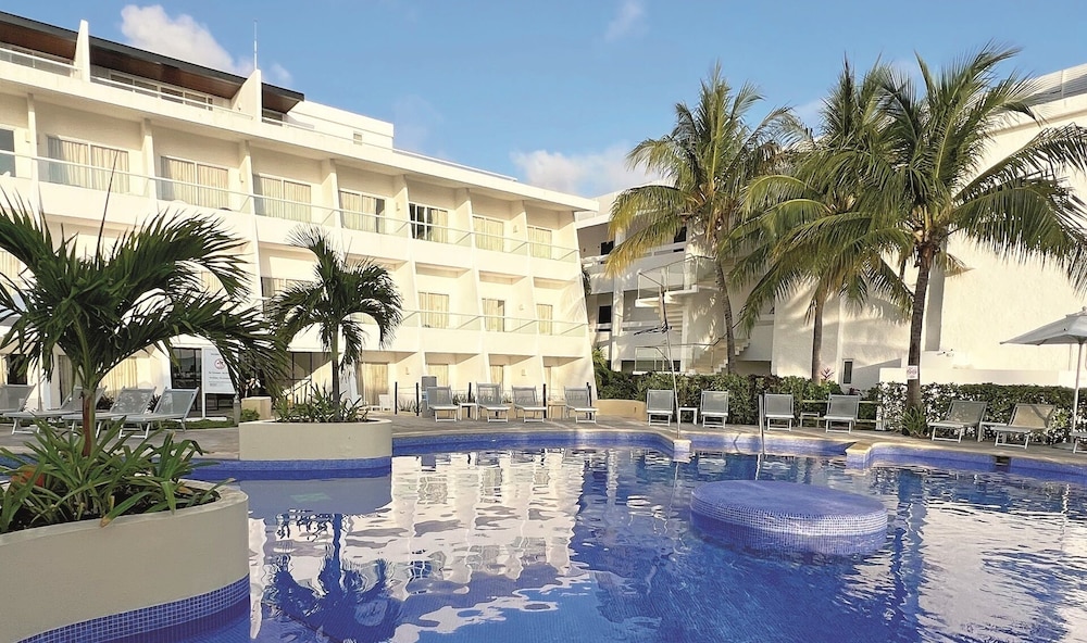 swimming pool spa
