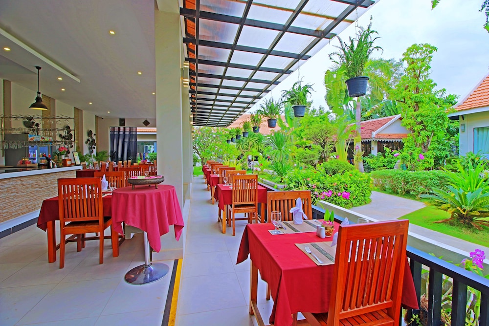 New Riverside Hotel 82/100