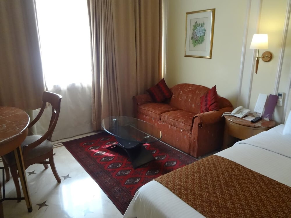 Regency Hotel 38/53