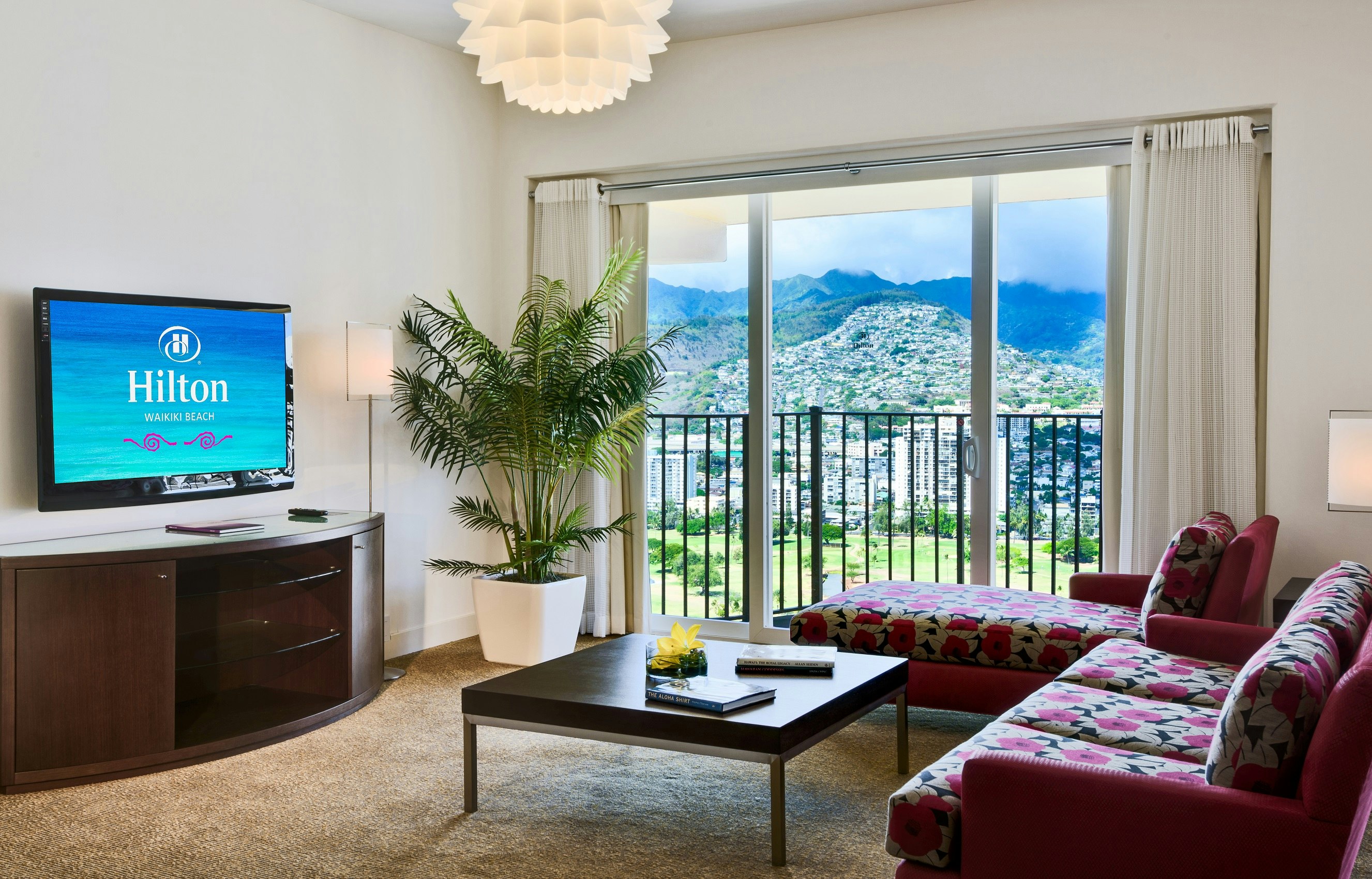 Hilton Waikiki Beach Resort & Spa 24/50