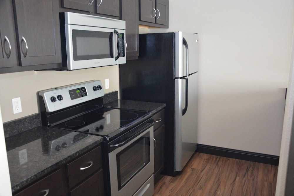 Roosevelt Inn and Suites 38/38
