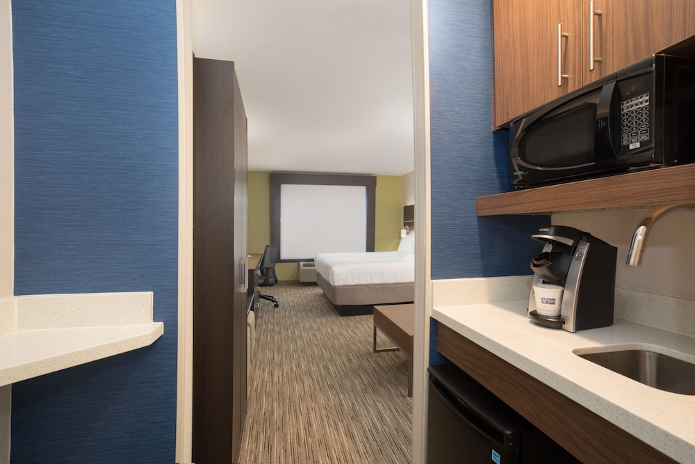 Holiday Inn Express Hotel And Suites Ft Collins 61/66