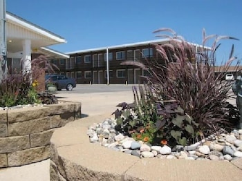 Travelers Lodge Motel Marshall 8/60
