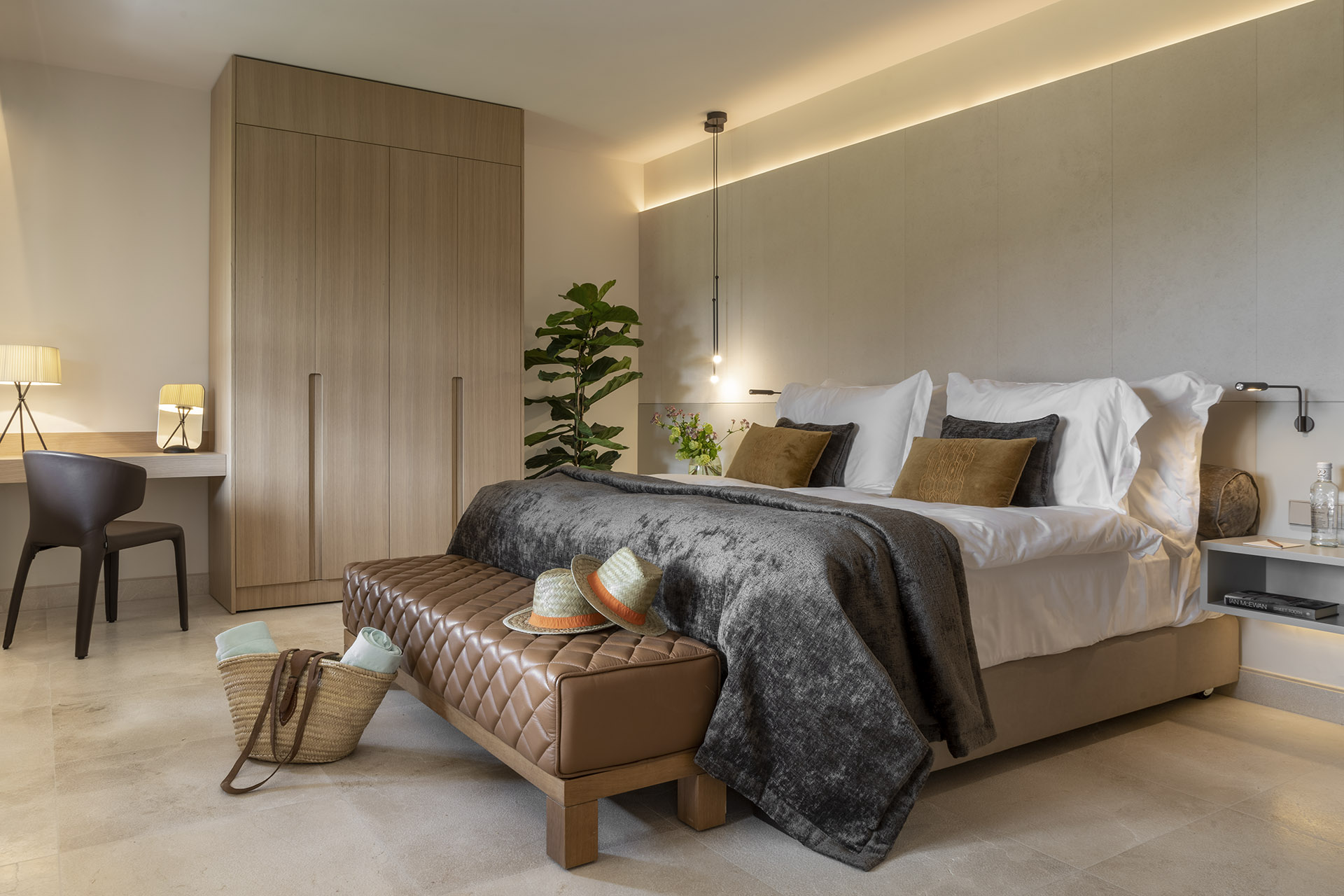 Garden Suite, Garden View
