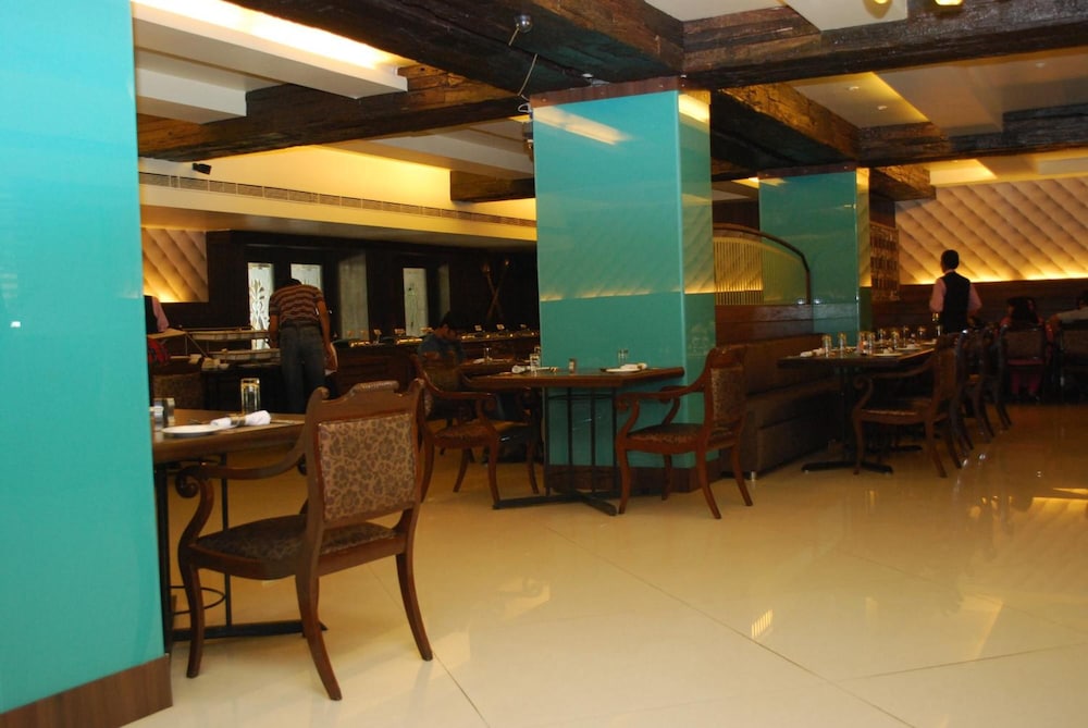 Grand Heritage Narmada Jacksons 32/48