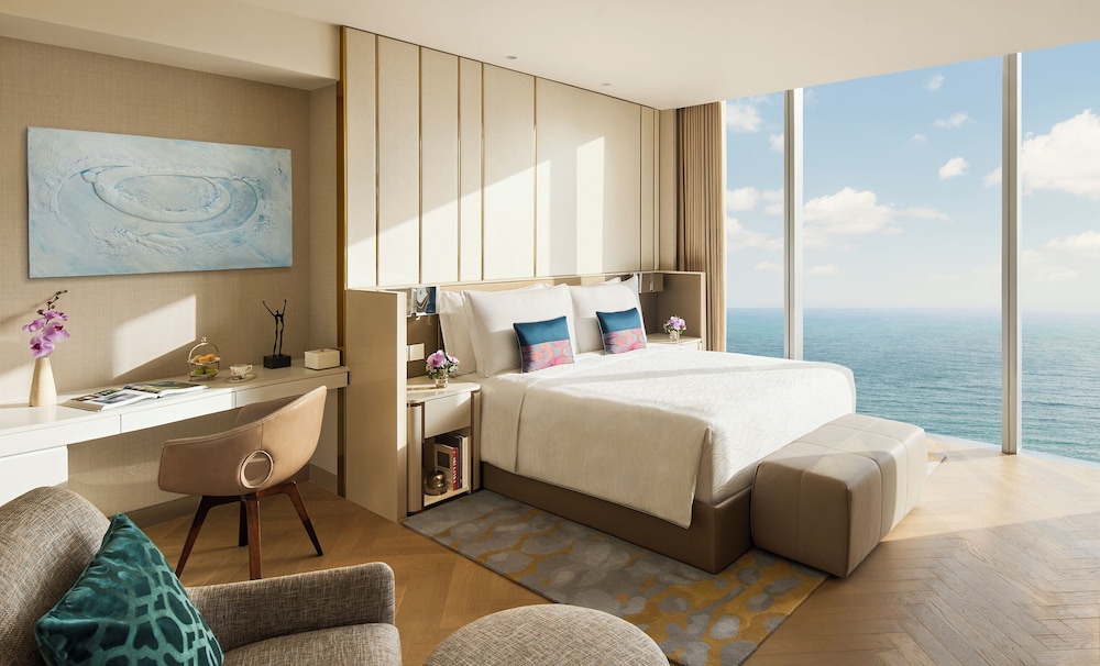 Premium, Suite, King Bed