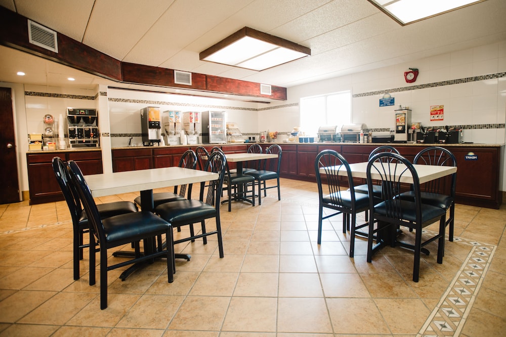 Days Inn by Wyndham Minot 24/30
