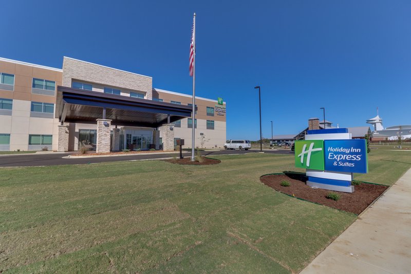 Holiday Inn Express & Suites Union City 46/47